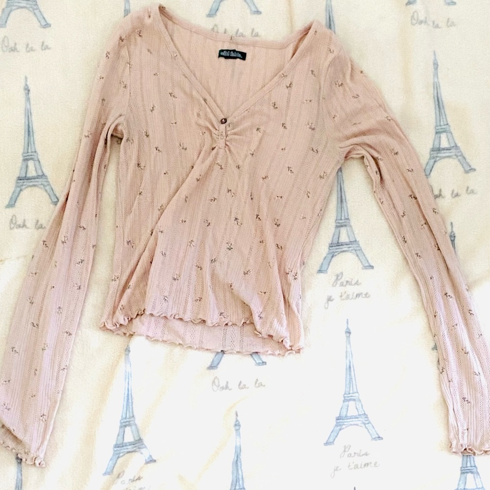 Cute light pink flower top from Wild Fable Sizing (XS!)